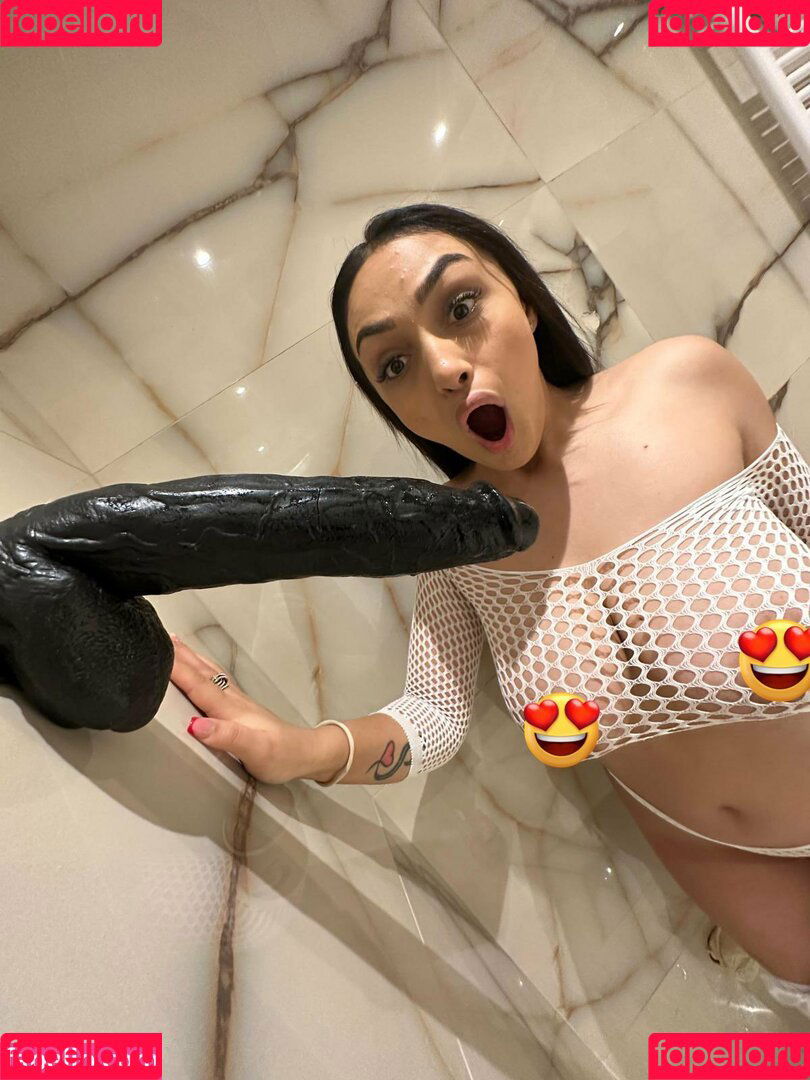 Miruna Onlyfans Photo Gallery 