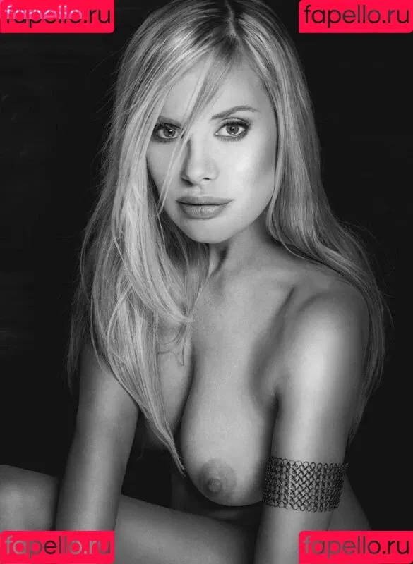Xenia Seeberg Onlyfans Photo Gallery 