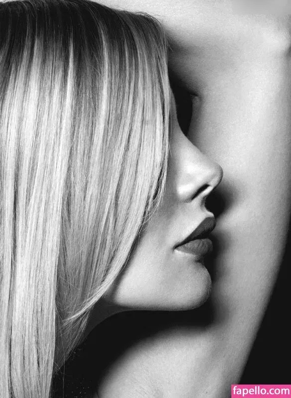 Xenia Seeberg Onlyfans Photo Gallery 