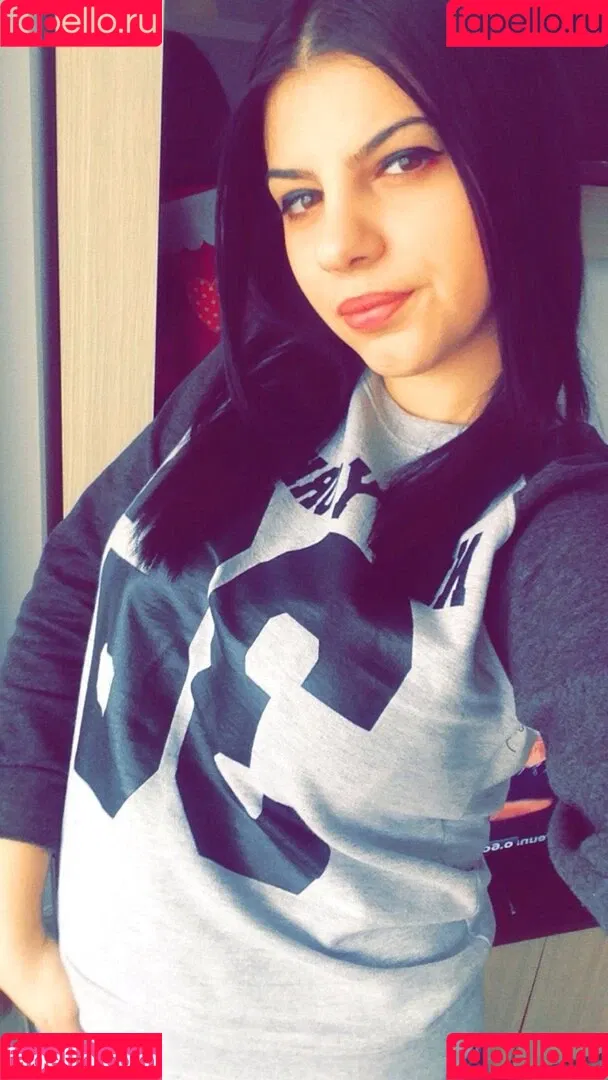 Roberta Ptru Onlyfans Photo Gallery 