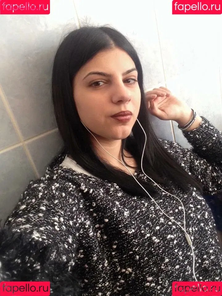 Roberta Ptru Onlyfans Photo Gallery 