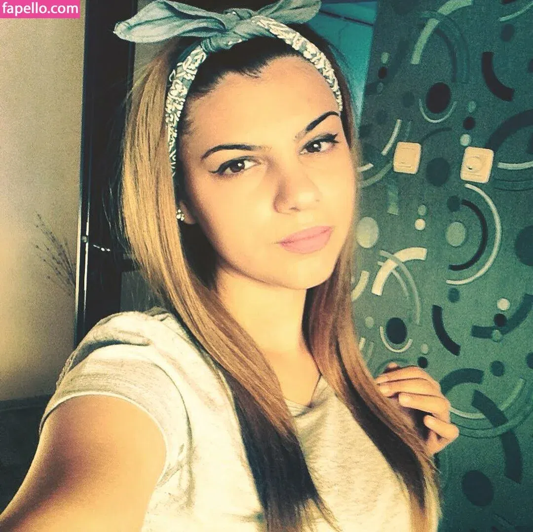 Roberta Ptru Onlyfans Photo Gallery 