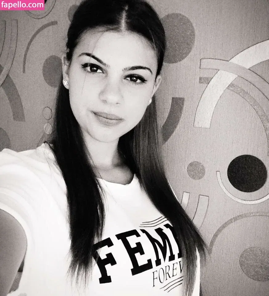 Roberta Ptru Onlyfans Photo Gallery 