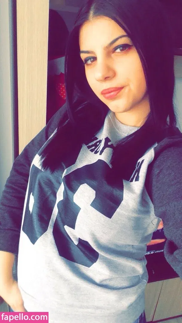 Roberta Ptru Onlyfans Photo Gallery 