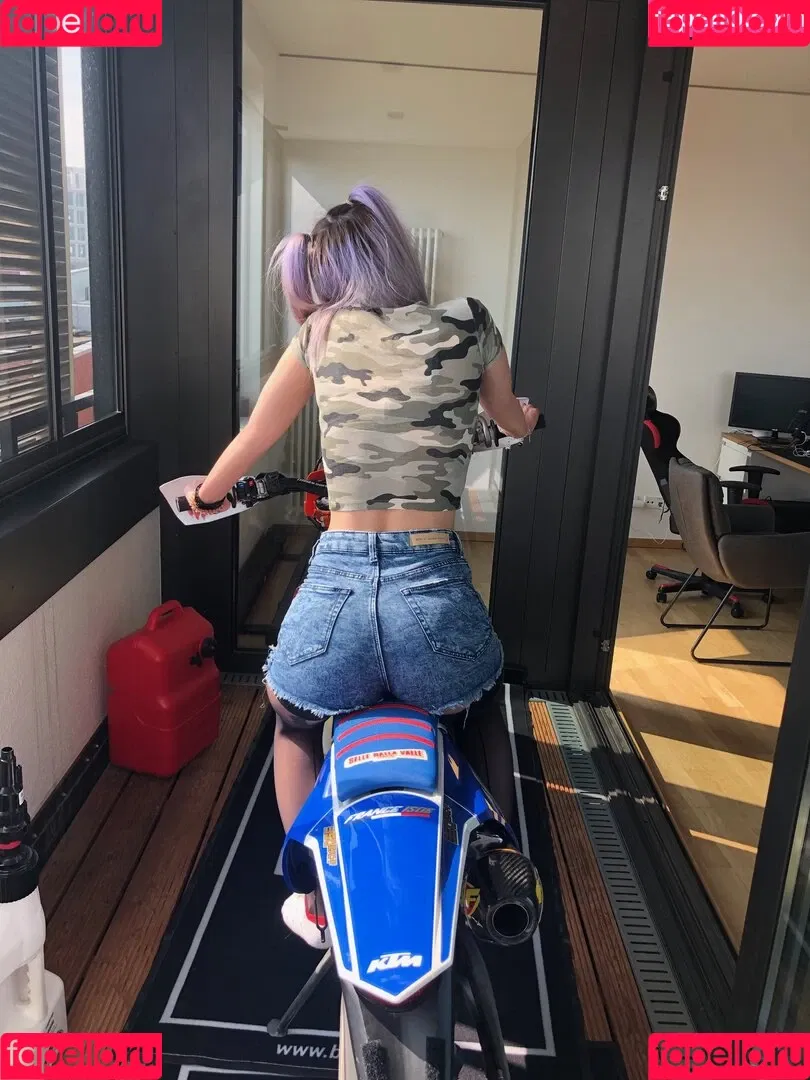 Vielzuklein_ Onlyfans Photo Gallery 