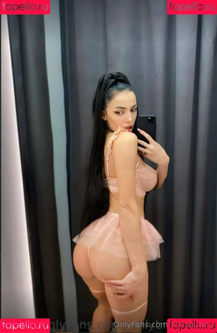 kikiyounny Onlyfans Photo Gallery 