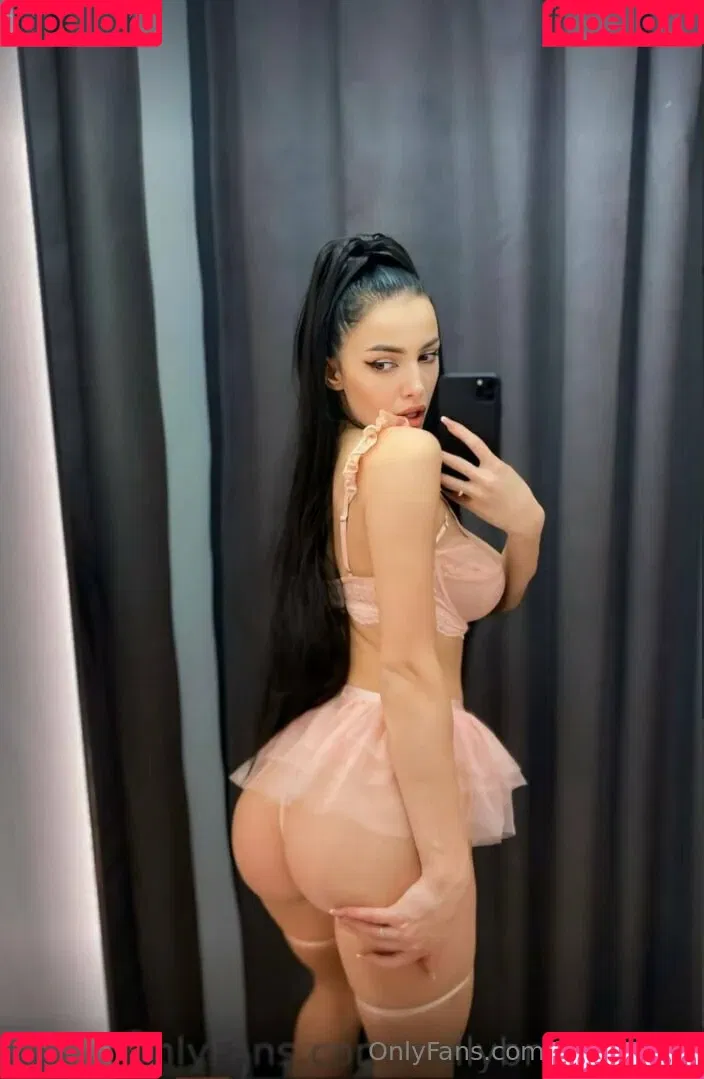 kikiyounny Onlyfans Photo Gallery 