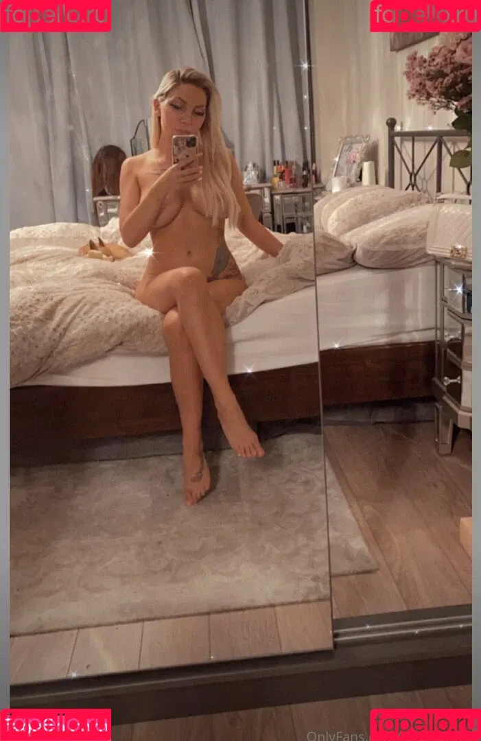 Tara Tabitha Onlyfans Photo Gallery 