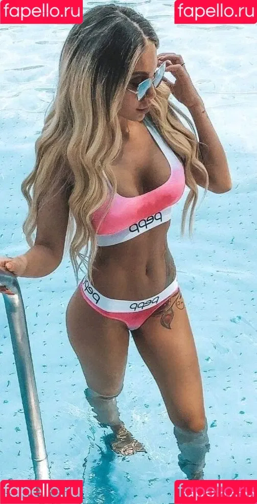 Tara Tabitha Onlyfans Photo Gallery 