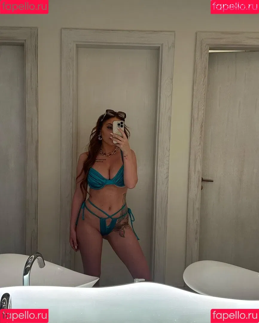 Tara Tabitha Onlyfans Photo Gallery 