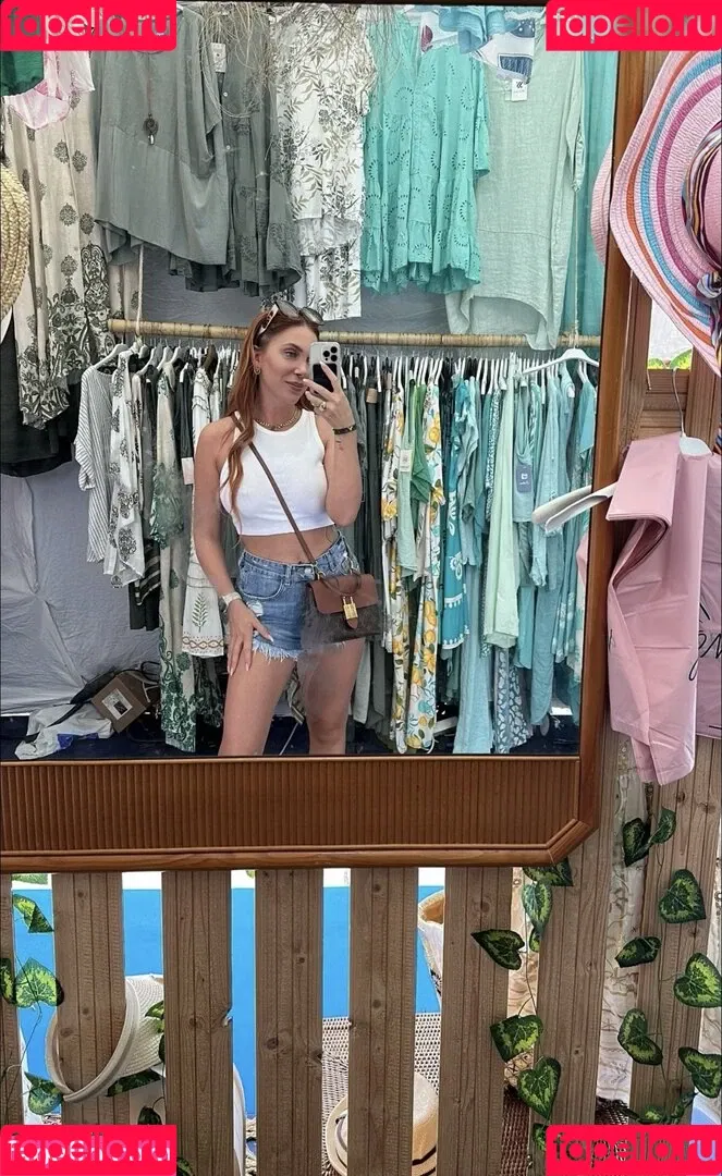 Tara Tabitha Onlyfans Photo Gallery 