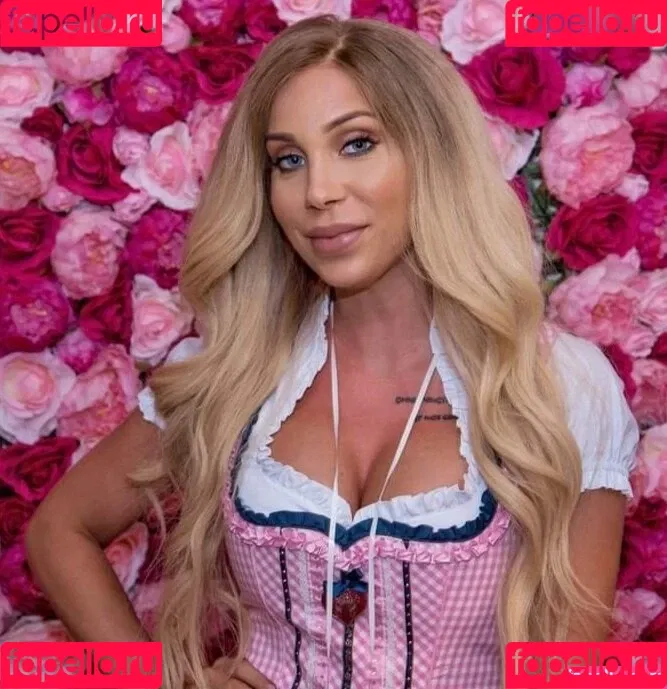 Tara Tabitha Onlyfans Photo Gallery 