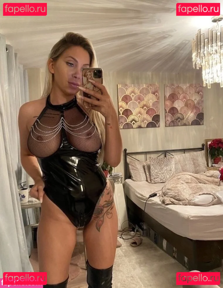 Tara Tabitha Onlyfans Photo Gallery 