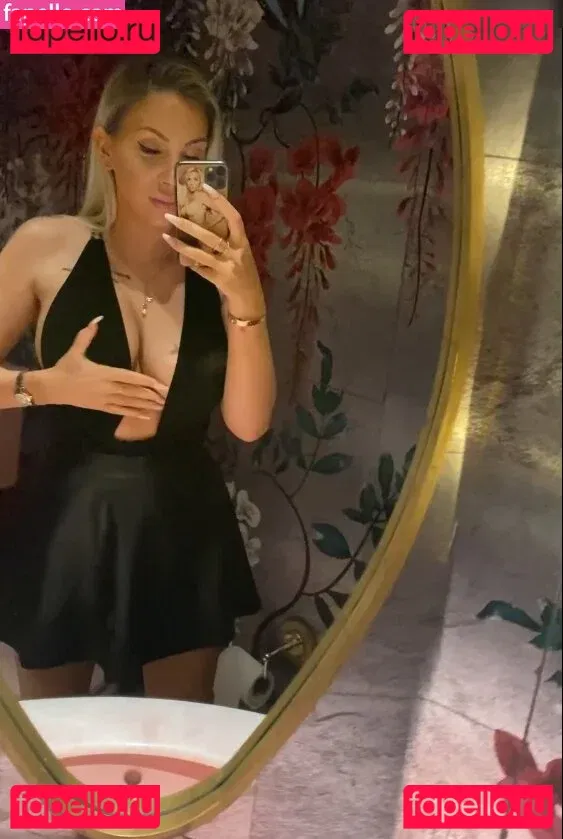 Tara Tabitha Onlyfans Photo Gallery 