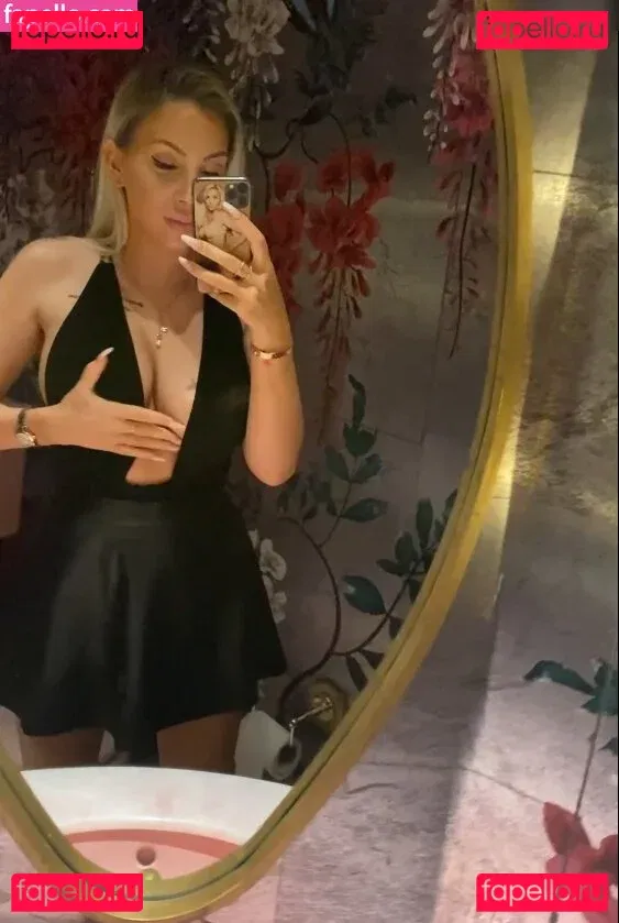 Tara Tabitha Onlyfans Photo Gallery 