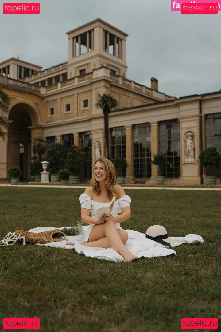 Iris Mareike Steen Onlyfans Photo Gallery 