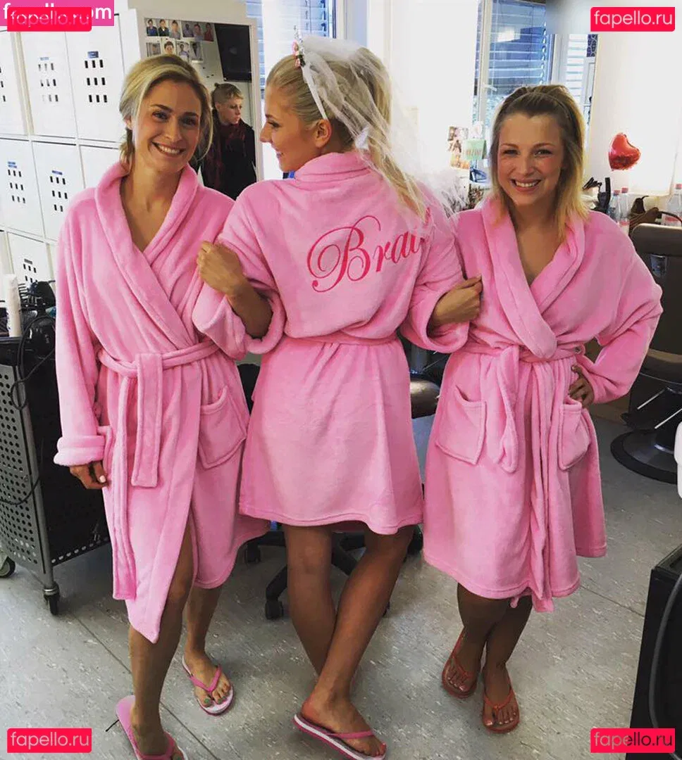 Iris Mareike Steen Onlyfans Photo Gallery 