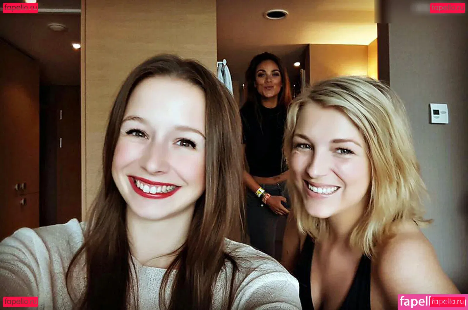 Iris Mareike Steen Onlyfans Photo Gallery 