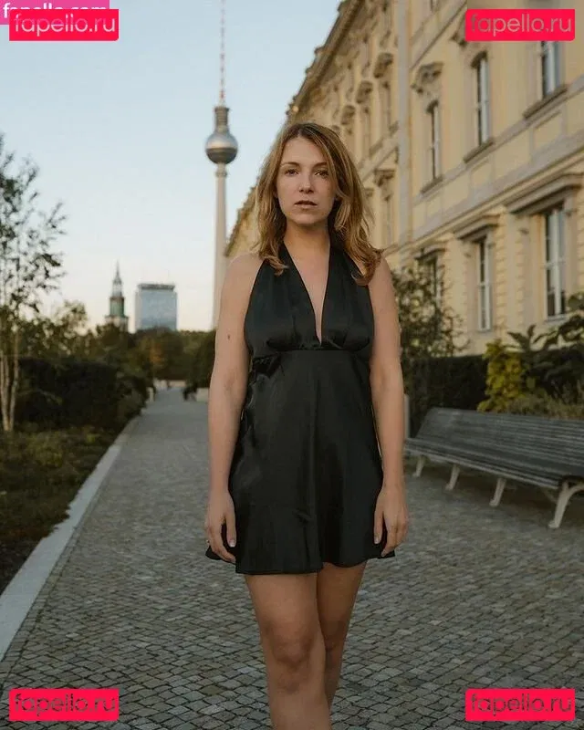 Iris Mareike Steen Onlyfans Photo Gallery 