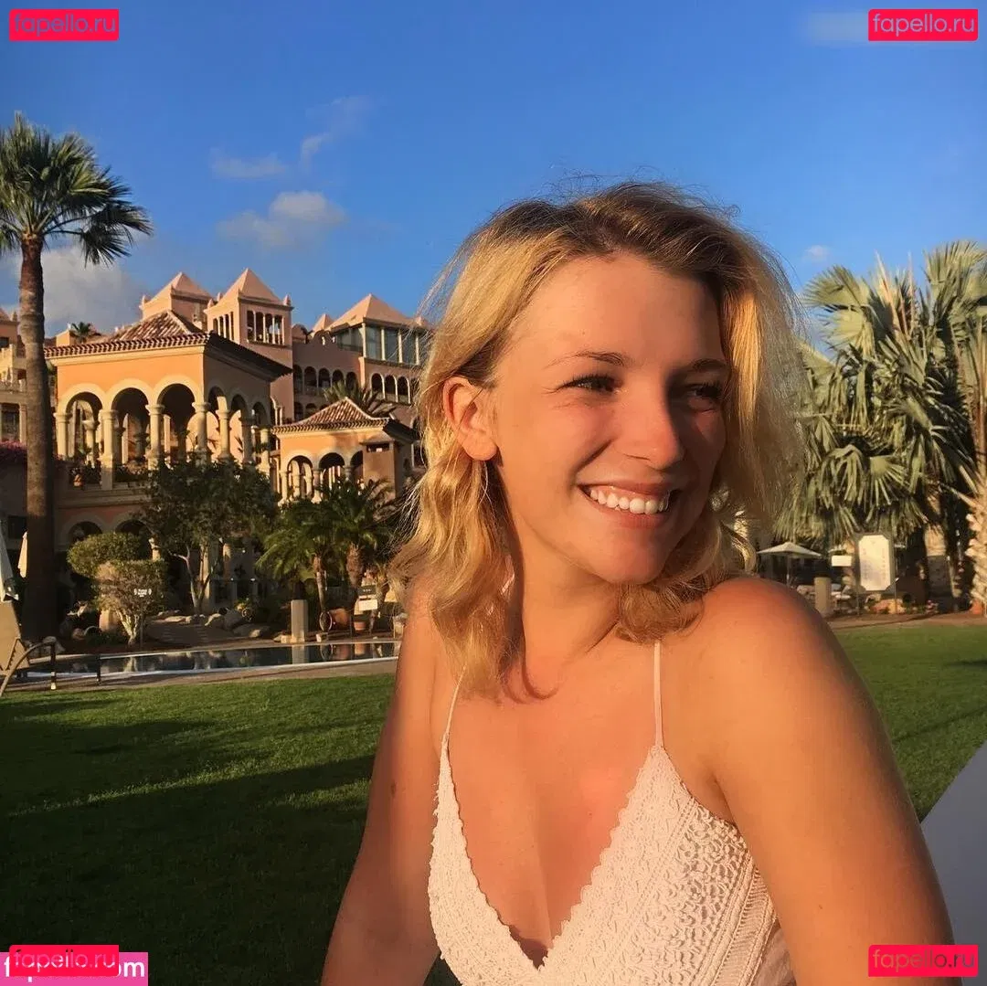 Iris Mareike Steen Onlyfans Photo Gallery 