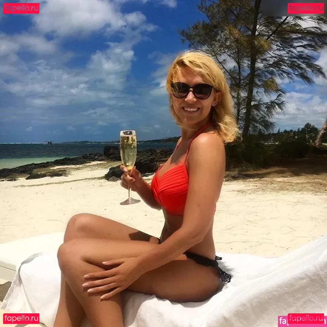 Iris Mareike Steen Onlyfans Photo Gallery 