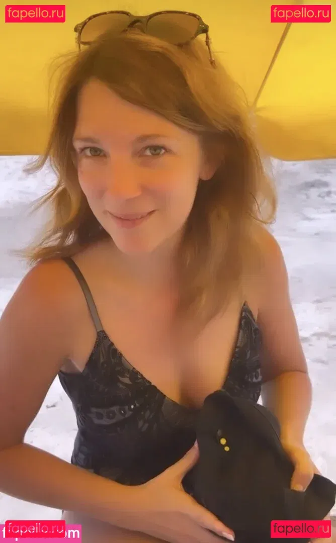 Iris Mareike Steen Onlyfans Photo Gallery 