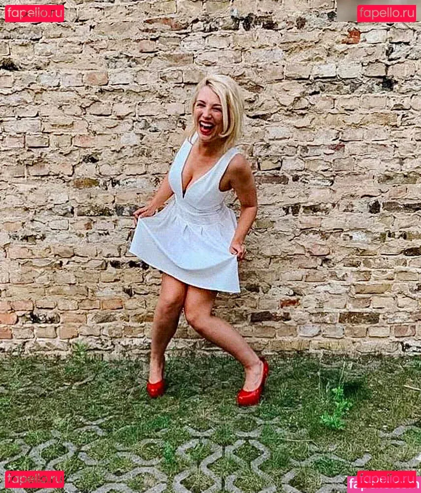 Iris Mareike Steen Onlyfans Photo Gallery 