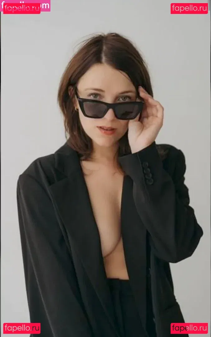 Iris Mareike Steen Onlyfans Photo Gallery 