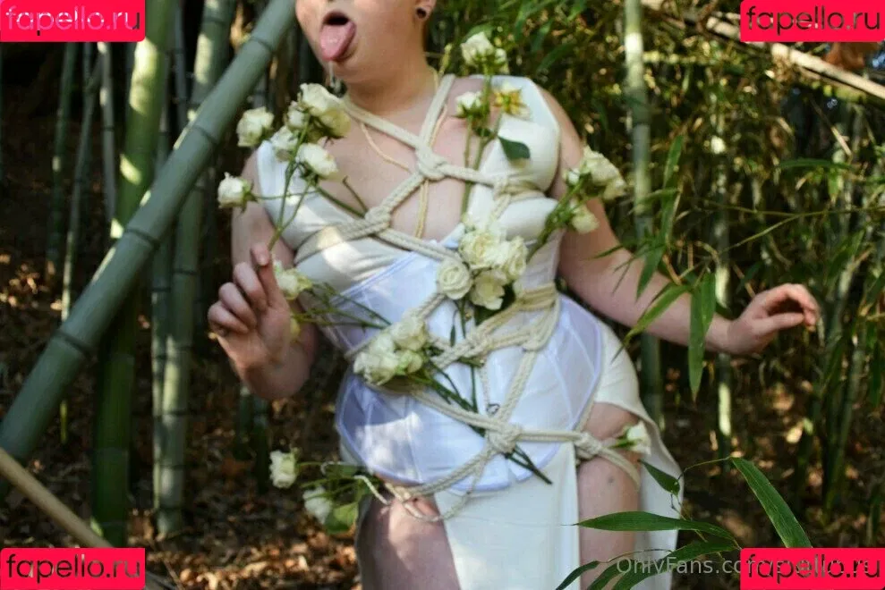 sluttubus Onlyfans Photo Gallery 