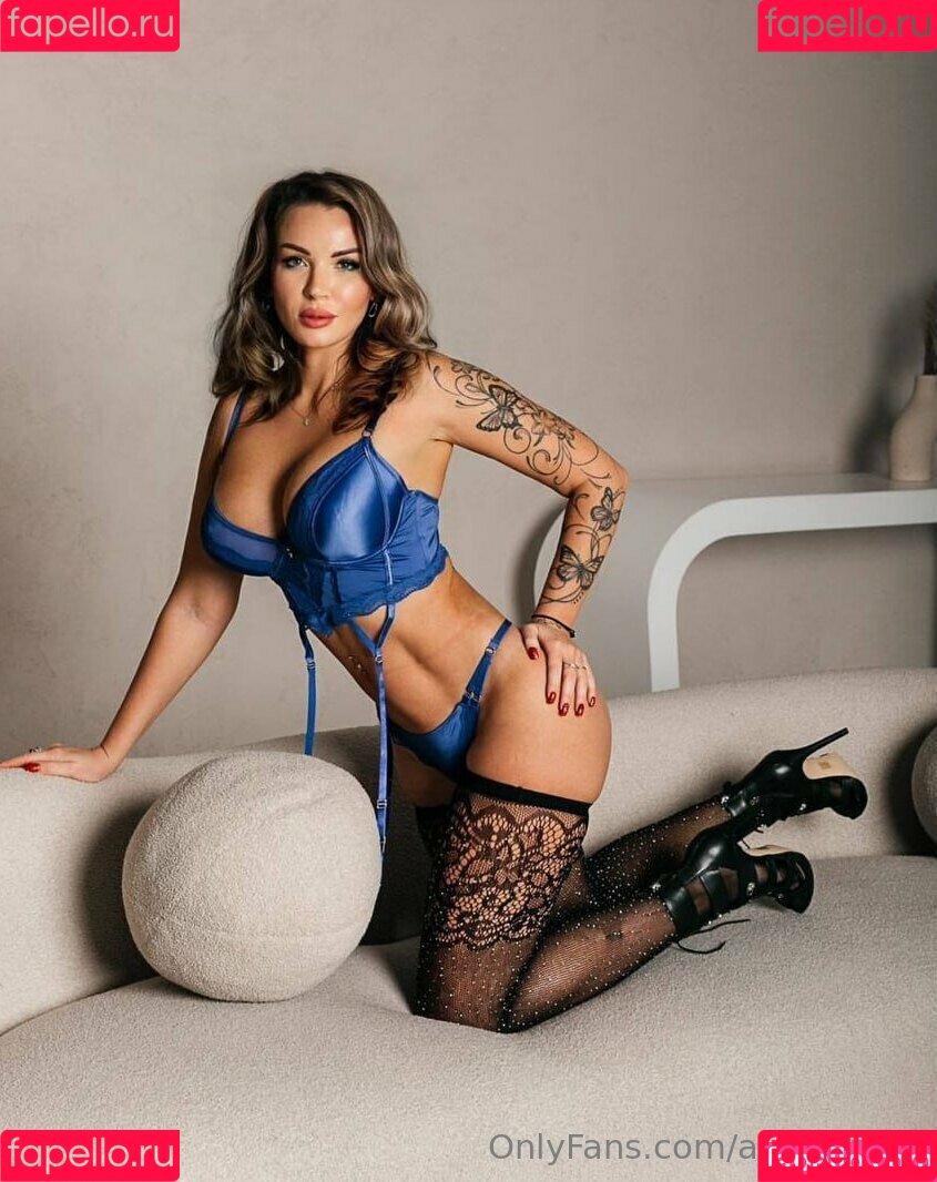 alicee.foxx Onlyfans Photo Gallery 