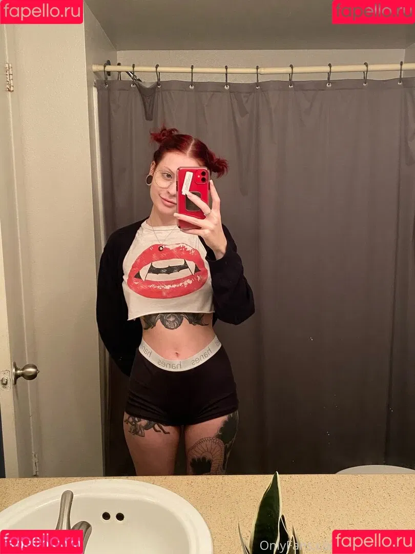 Lola Goth Onlyfans Photo Gallery 