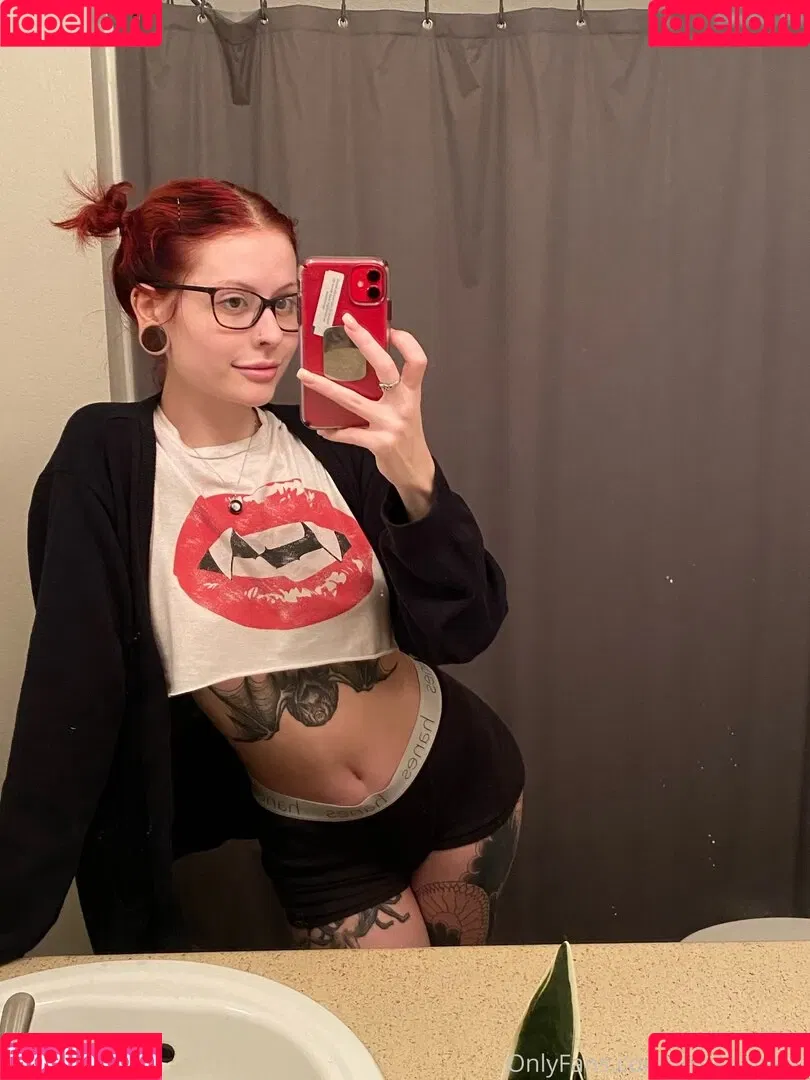 Lola Goth Onlyfans Photo Gallery 