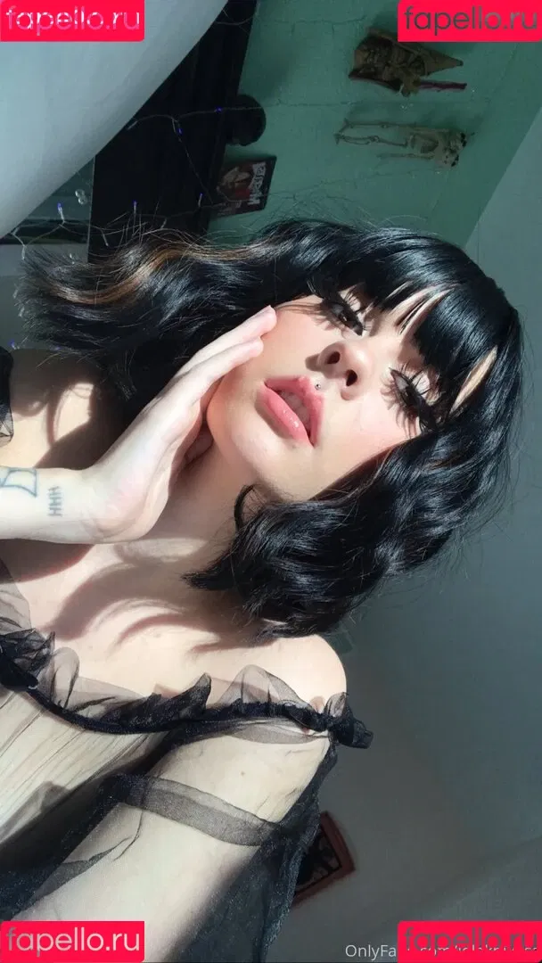 Lola Goth Onlyfans Photo Gallery 