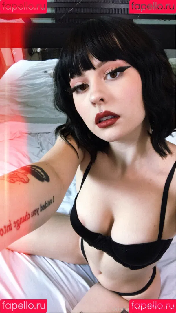 Lola Goth Onlyfans Photo Gallery 