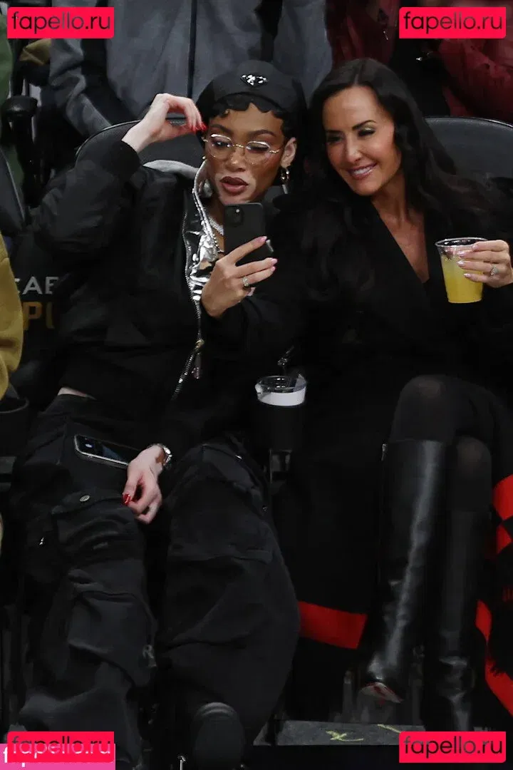 Winnie Harlow Onlyfans Photo Gallery 