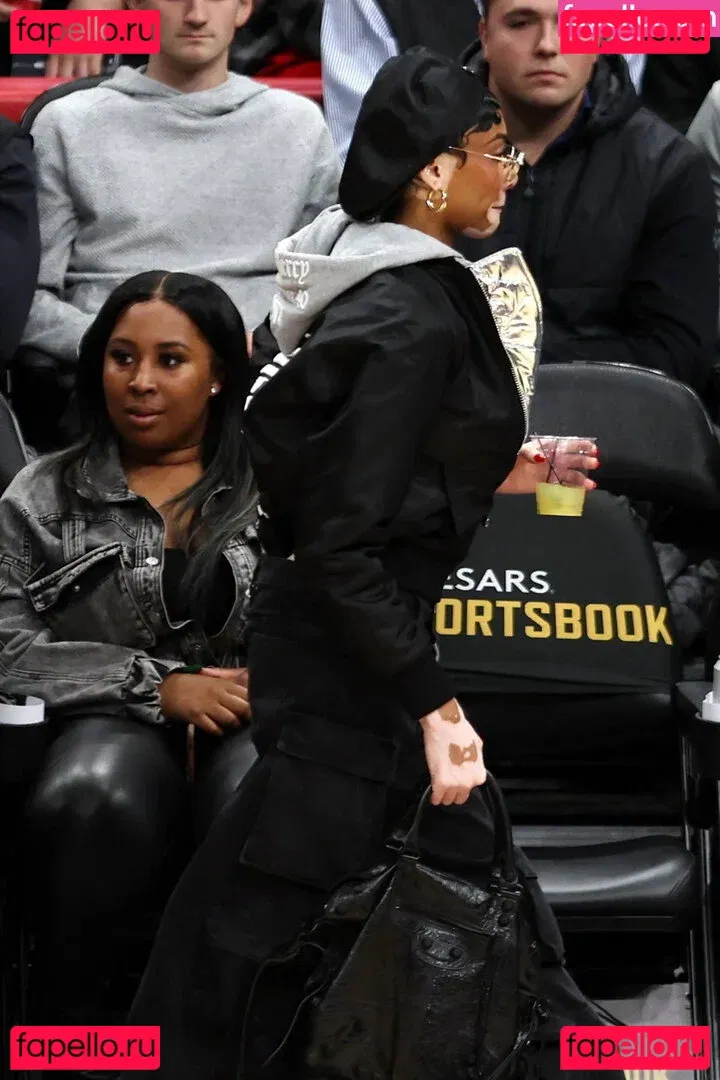 Winnie Harlow Onlyfans Photo Gallery 