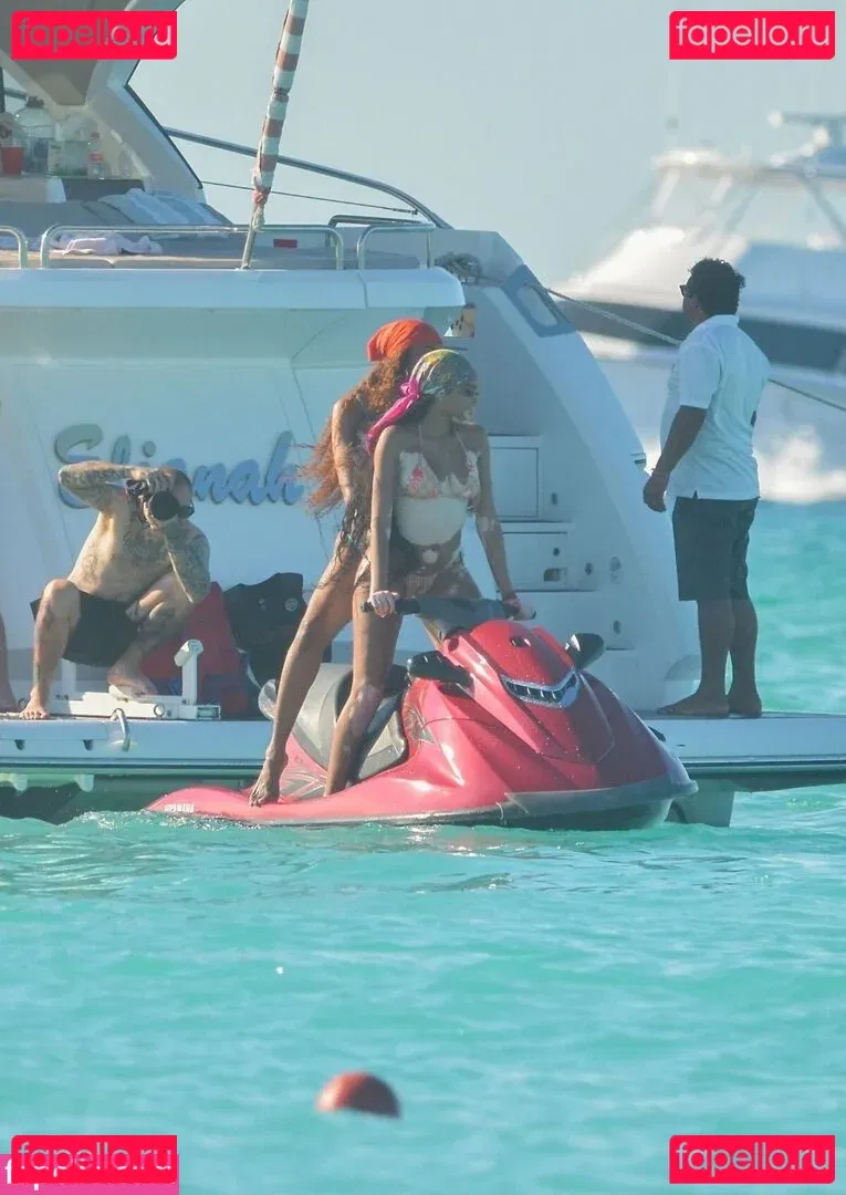 Winnie Harlow Onlyfans Photo Gallery 