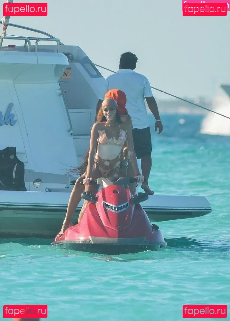 Winnie Harlow Onlyfans Photo Gallery 