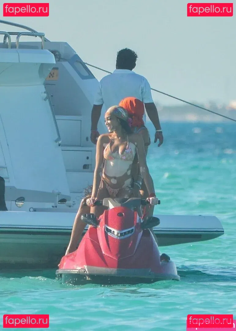 Winnie Harlow Onlyfans Photo Gallery 