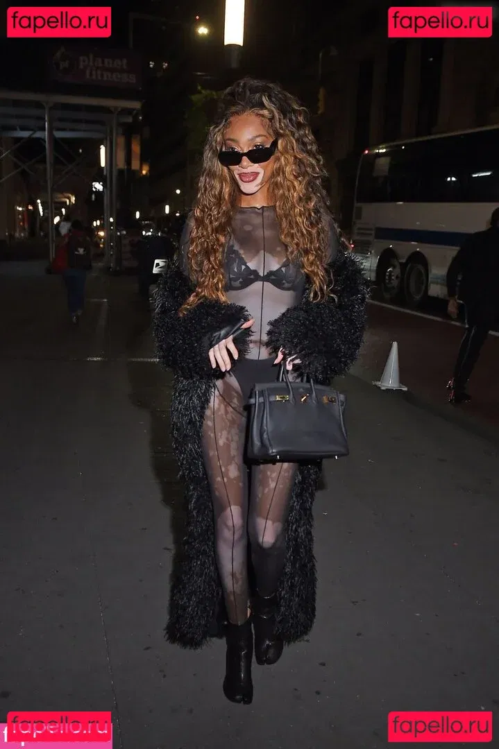 Winnie Harlow Onlyfans Photo Gallery 