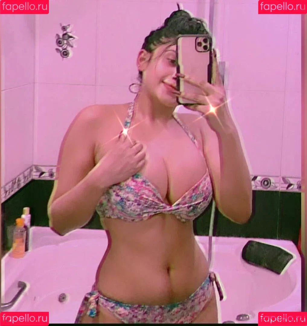 Piumi Hansamali Onlyfans Photo Gallery 