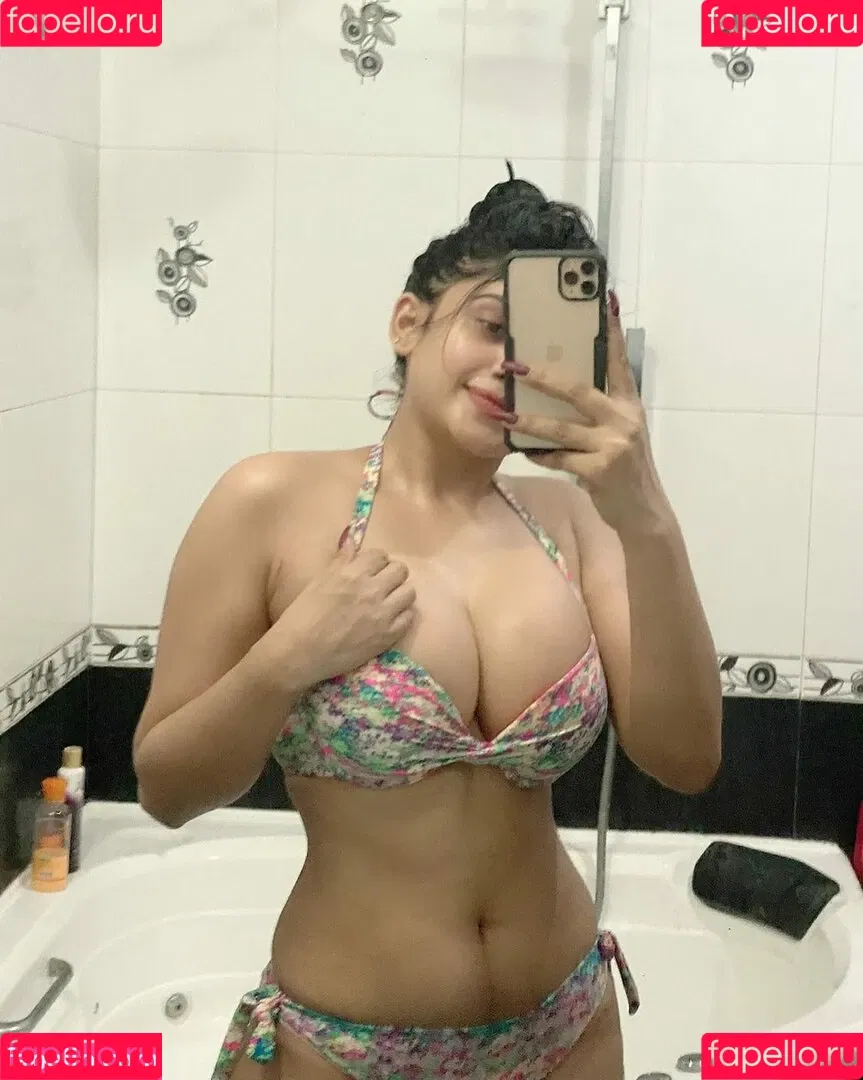 Piumi Hansamali Onlyfans Photo Gallery 