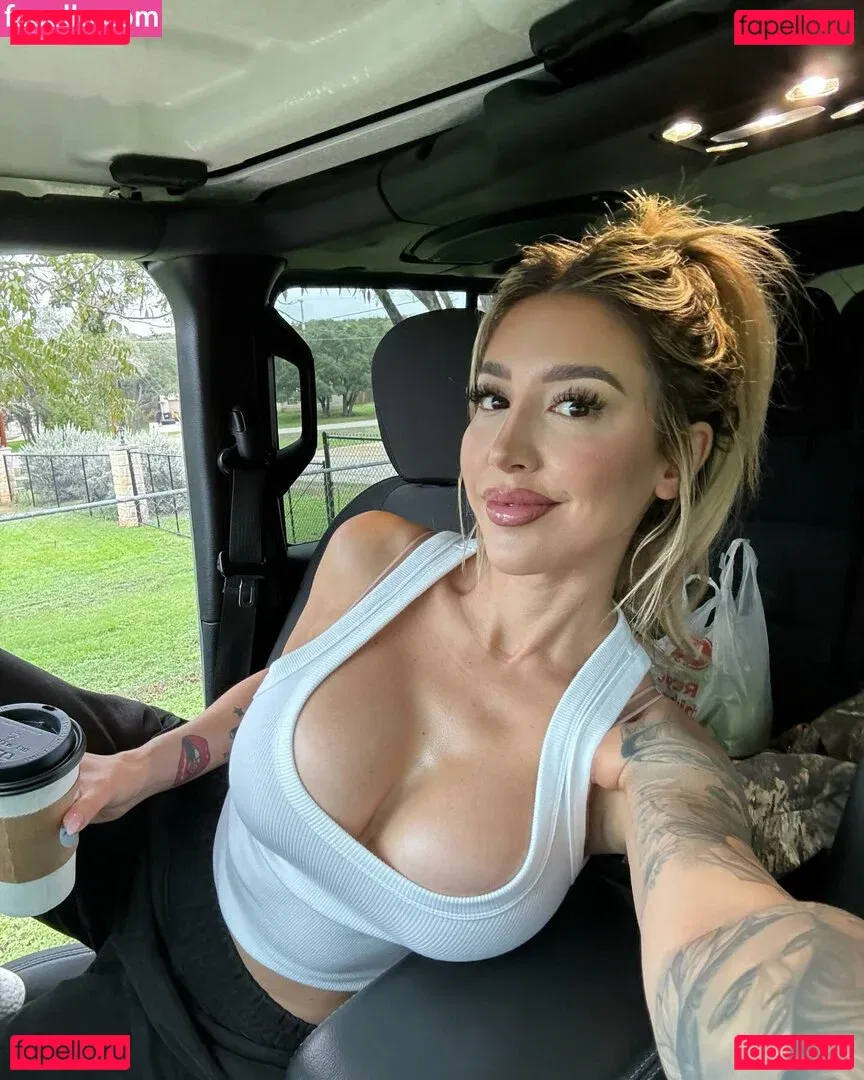 xohollypaige Onlyfans Photo Gallery 