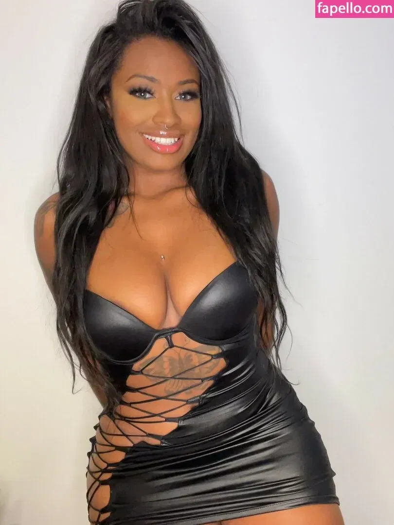 Samira Bombom Onlyfans Photo Gallery 