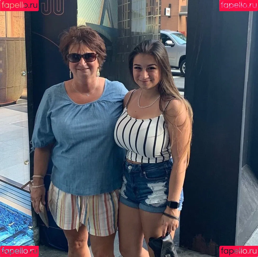 Lauren Risotti Onlyfans Photo Gallery 