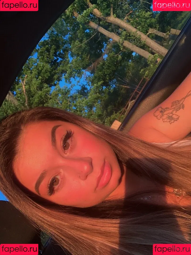 Lauren Risotti Onlyfans Photo Gallery 