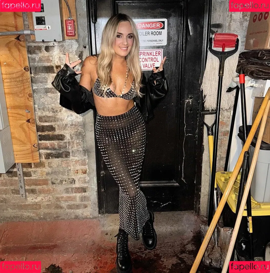 Sophia Scott Onlyfans Photo Gallery 
