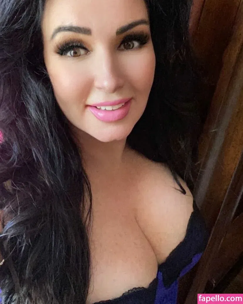 Sophia Scott Onlyfans Photo Gallery 