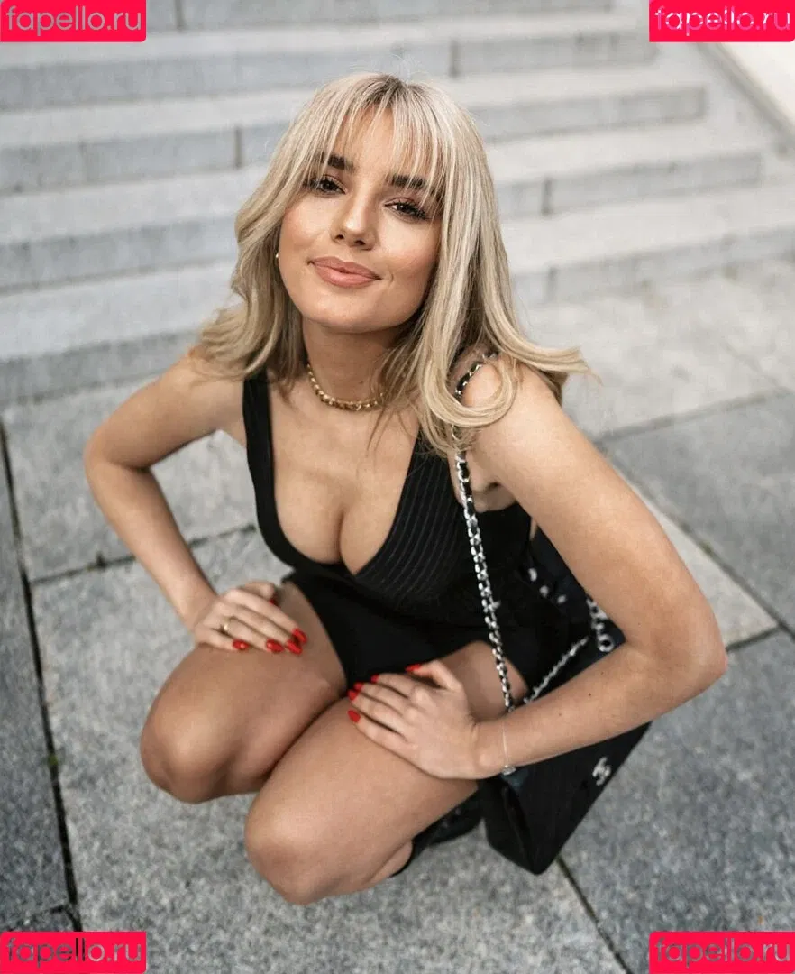 Laura Block Onlyfans Photo Gallery 
