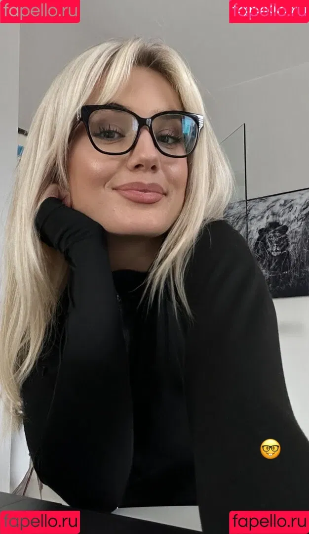 Laura Block Onlyfans Photo Gallery 